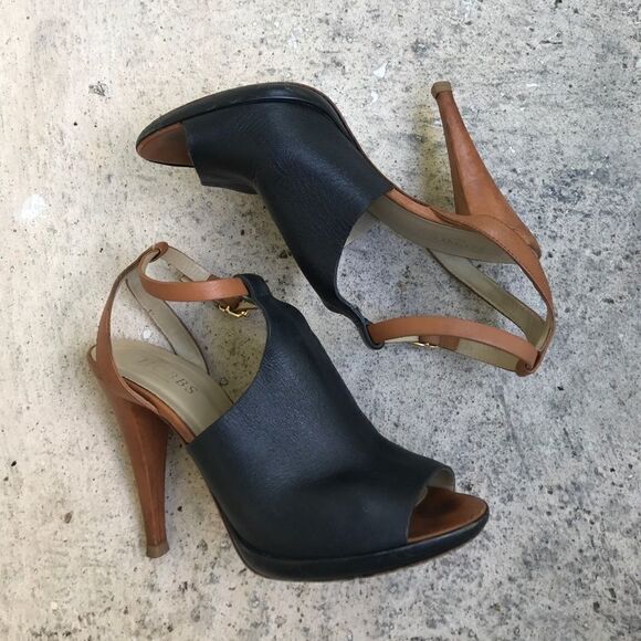 Hobbs   - Picture 2 of 3